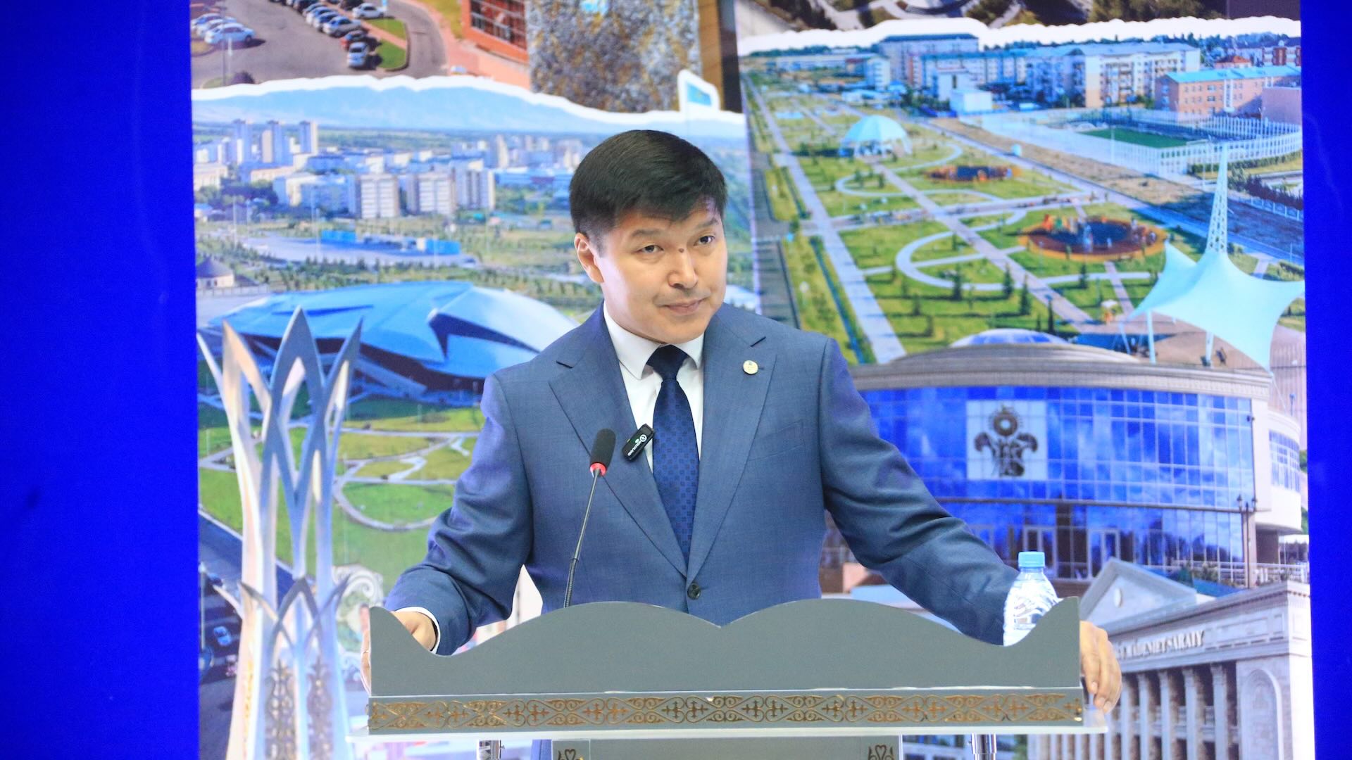 Аким он был, акимом и остался. Формула успеха Ерната Базиля